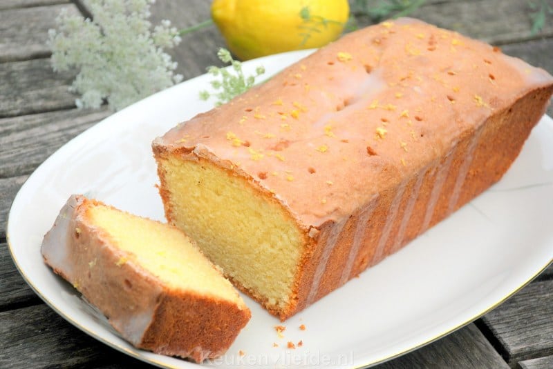 Eenvoudige citroencake - lemon drizzle cake