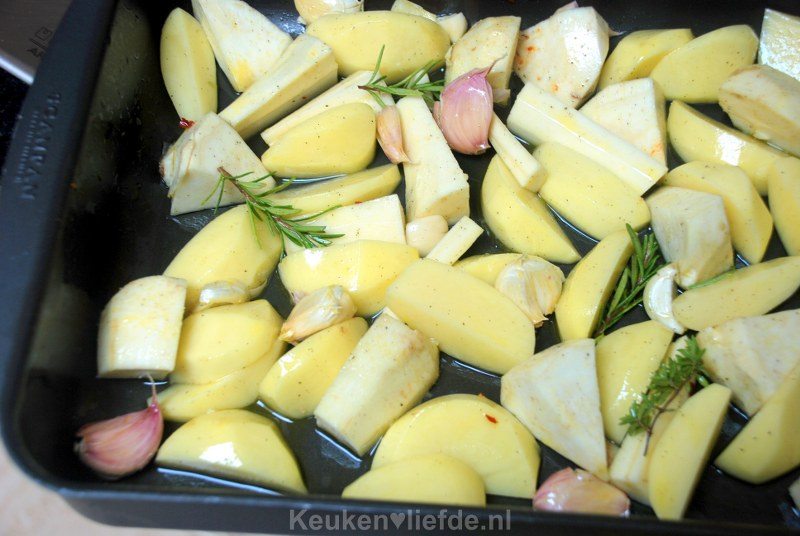 Aardappels, pastinaak en knolselderij uit de oven
