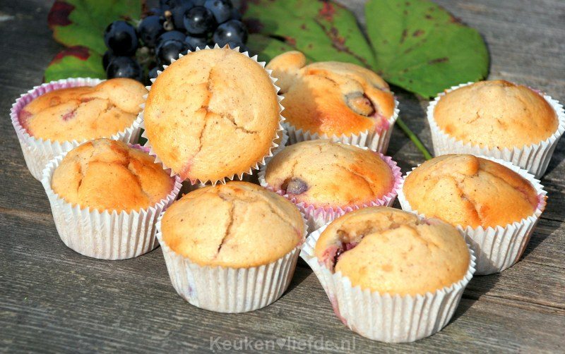 Muffins met blauwe druiven