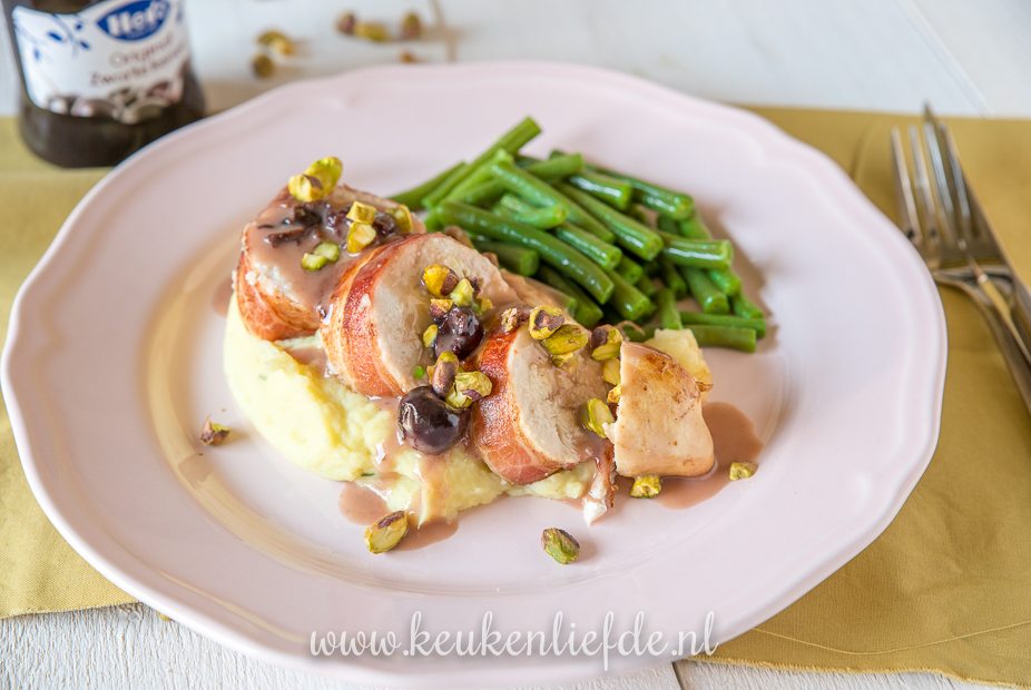 Kipfilet met brie en kersensaus