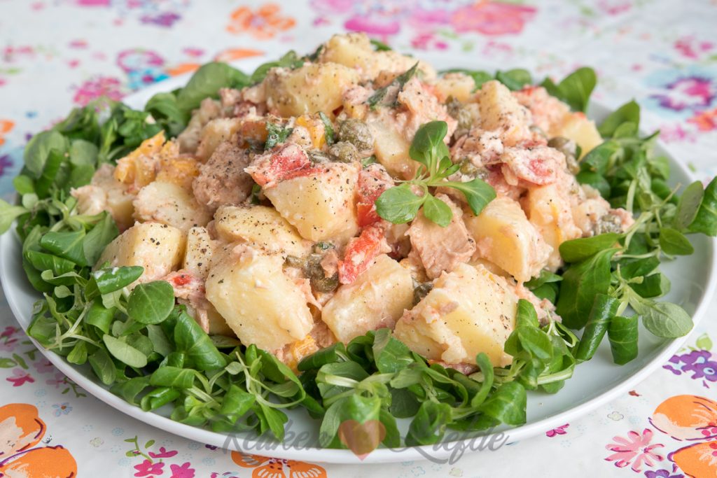 Aardappelsalade met tonijn en gegrilde paprika