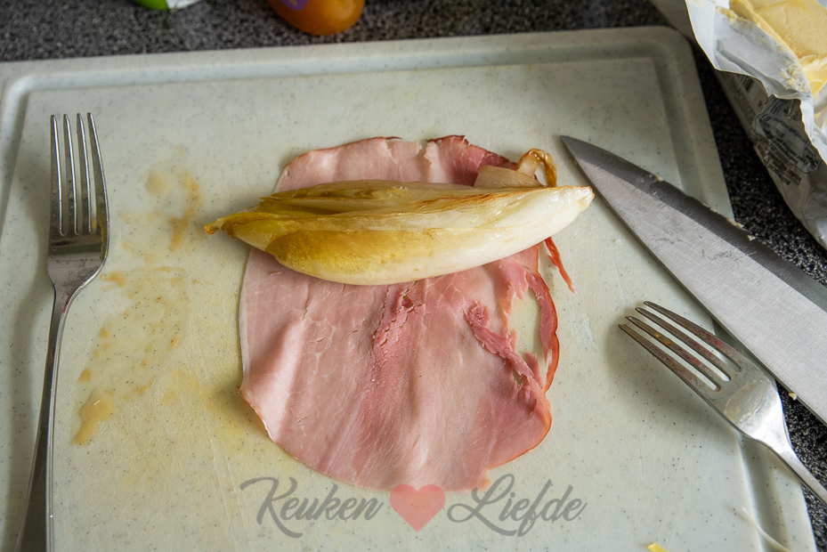 Witlofschotel met ham en kaas en mosterdpuree