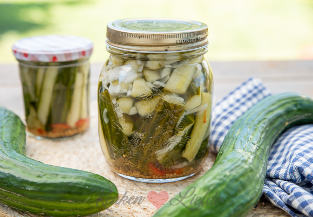 Komkommer ingemaakt in zoetzuur