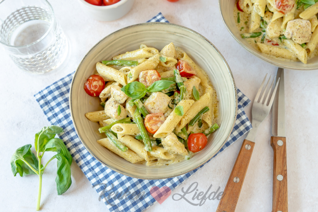 Pasta pesto met kip en sperziebonen