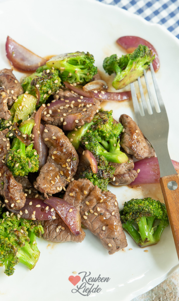 Roerbak biefstuk en broccoli